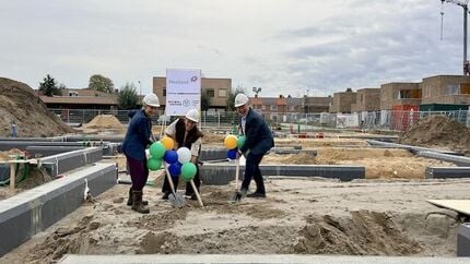 Bart van Roy, Carly Jansen en Bouke van Vugt zetten schop in de grond
