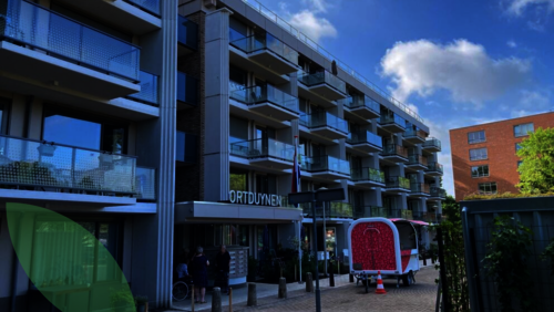 De voorkant van het gerenoveerde complex Ortduynen